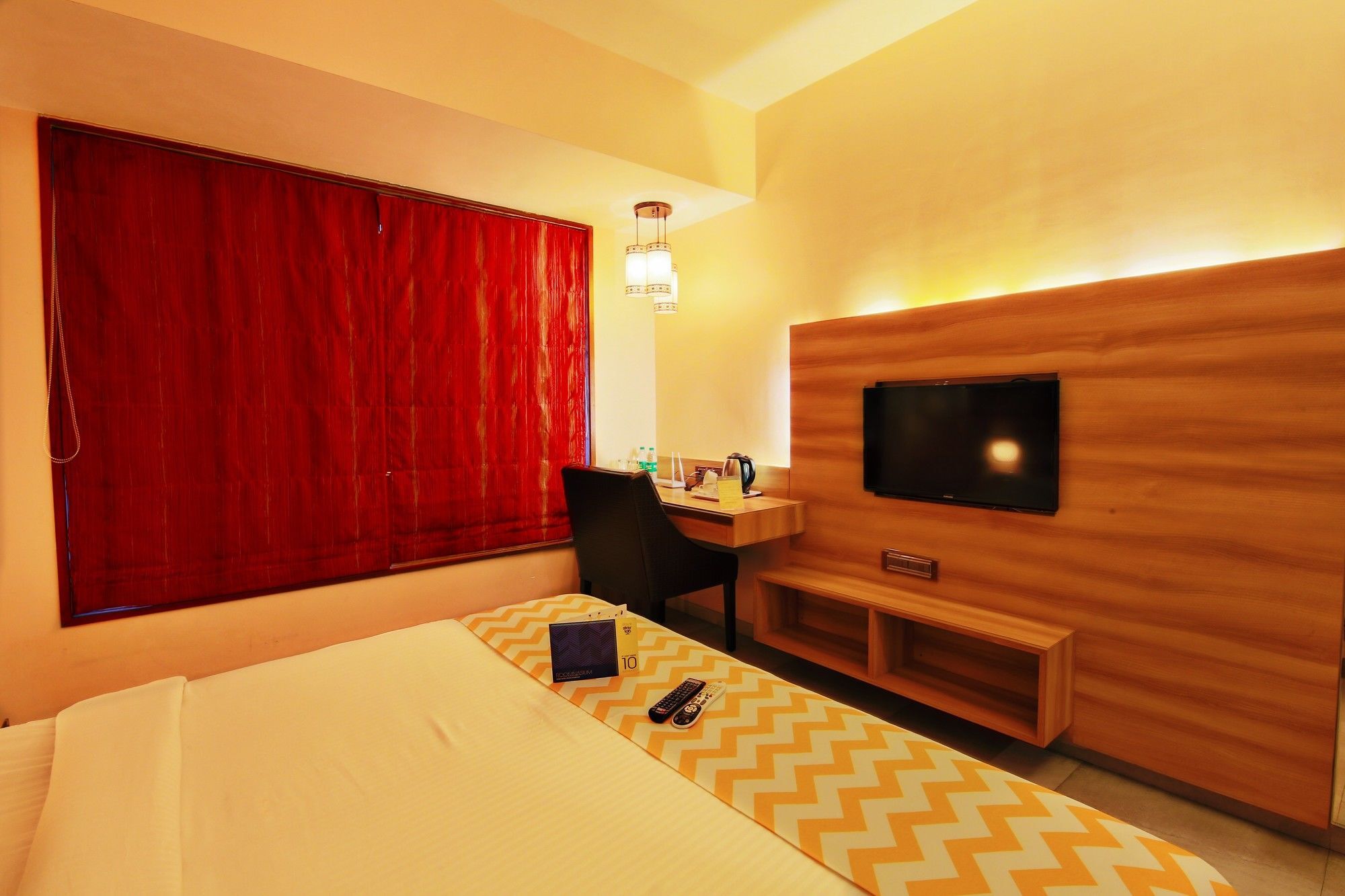 Hotel Crawford Inn Мумбаи Экстерьер фото